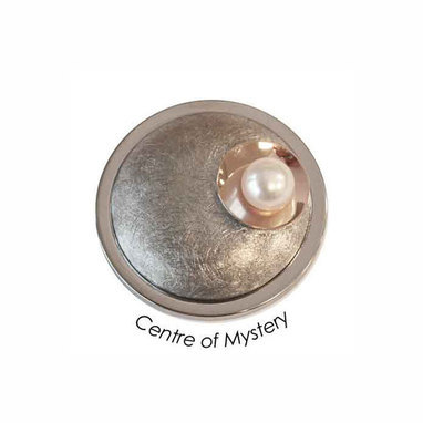 quoins-qmb-09-r-centre-of-mystery-rose